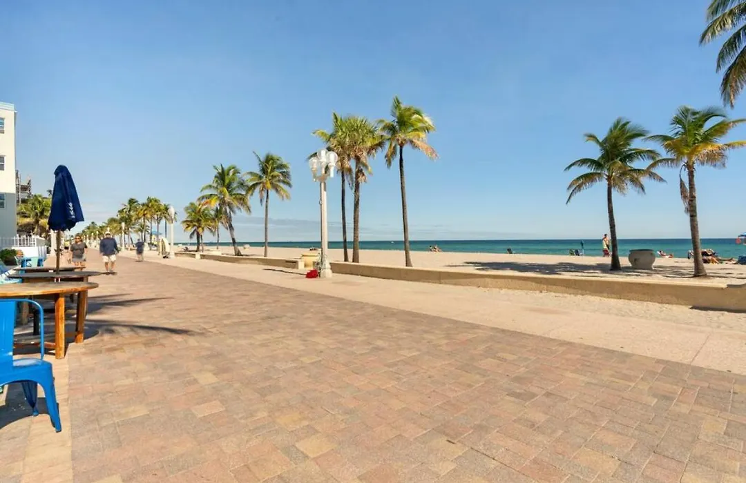 Walkabout 1 Tower Suite In The Heart Of Hollywood Beach-1