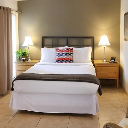 The Cabanas Guesthouse & Spa - Gay Resort Catering To Gay Men-3